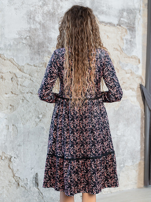 Lega laisvo silueto veliūrinė suknelė "Rafaela Black - Rose Flower Print Velour"