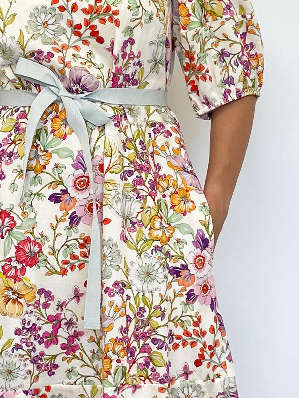 Il Vento E La Seta lahtise lõikega midi-kleit "Summer Garden White - Multicolor Flower Print"
