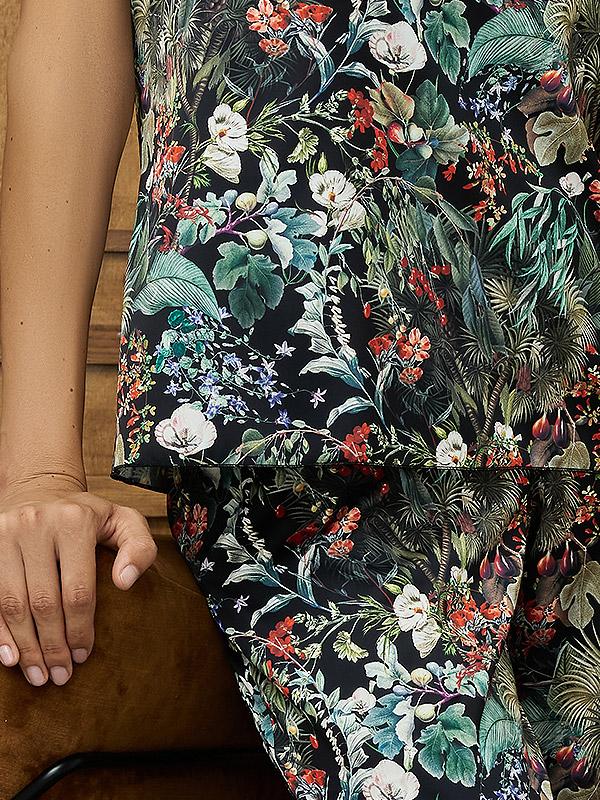 Lega pikkade pükstega atlassist pidžaama "Zelda Black - Multicolor Floral Print"