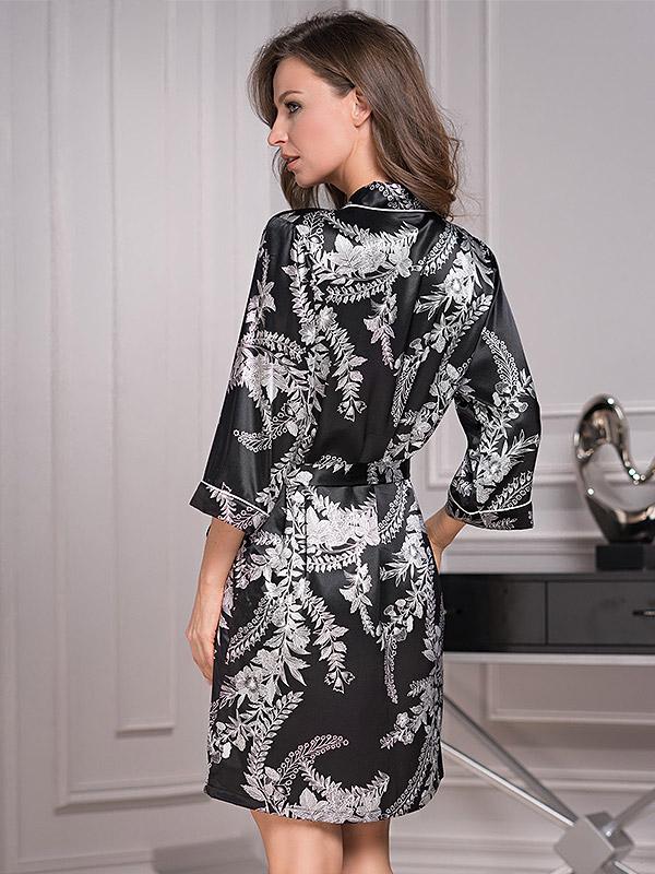 MiaMia siidist hommikumantel "Miriam Black - White Floral Print"