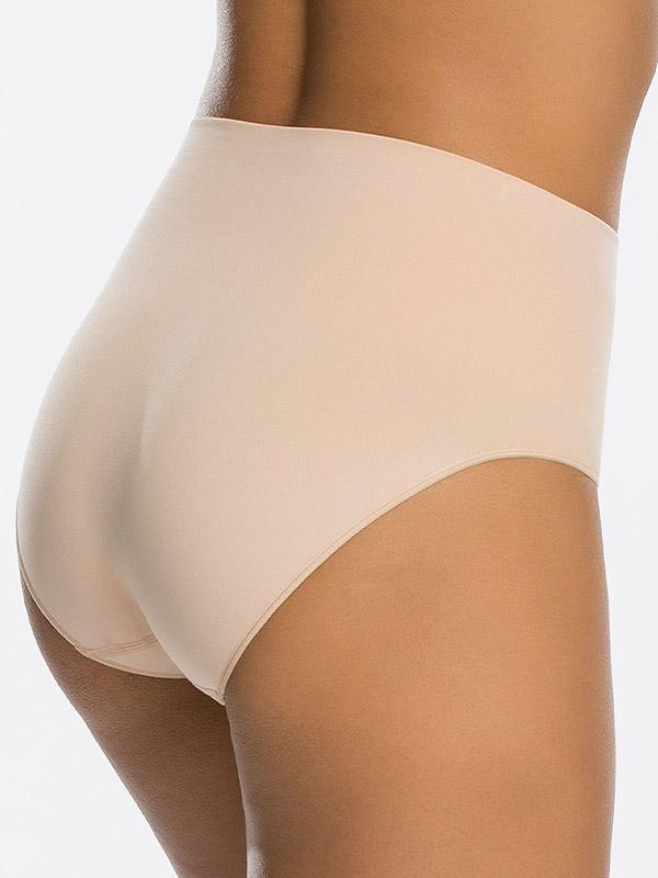 Spanx korrigeerivad klassikalised püksikud "Everyday Shaping Nude"
