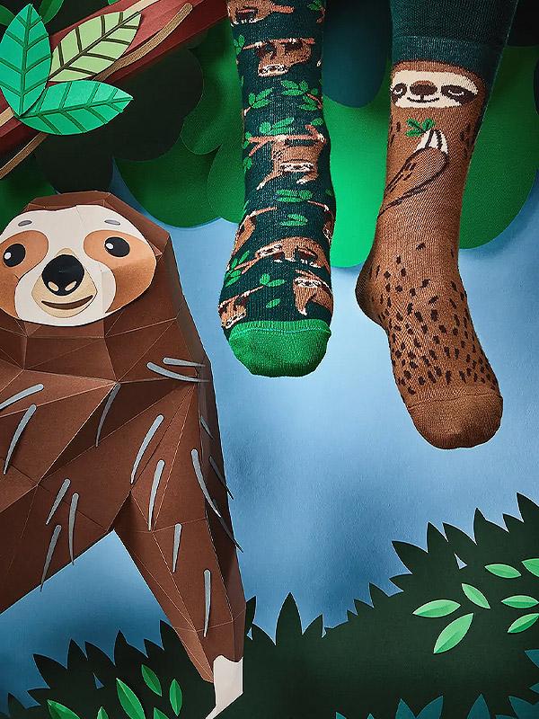 Many Mornings unisex puuvillased sokid "Sloth Life Green - Brown"