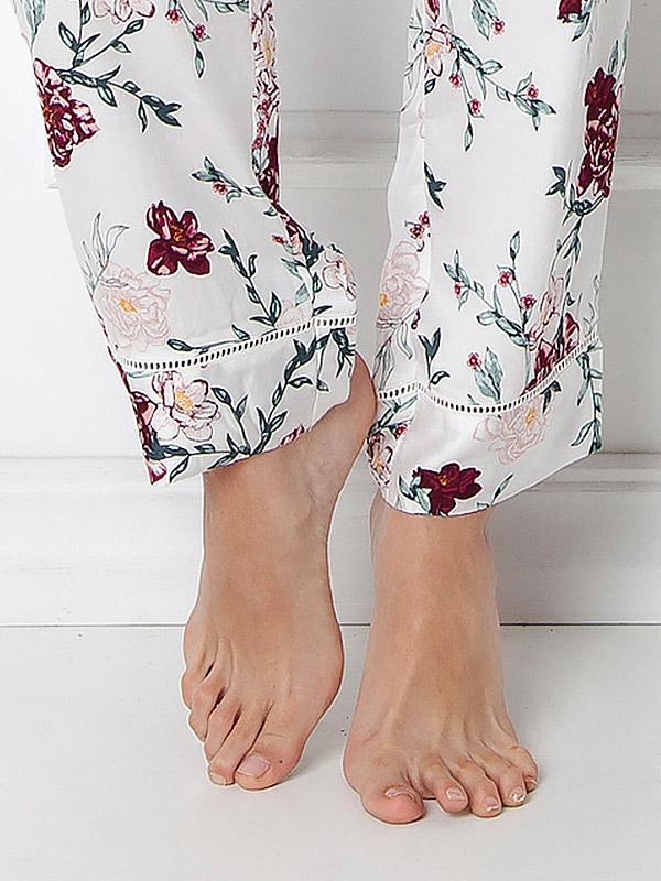 Aruelle viskoosist pidžaama "Olivia Long White - Green - Burgundy Flower Print"