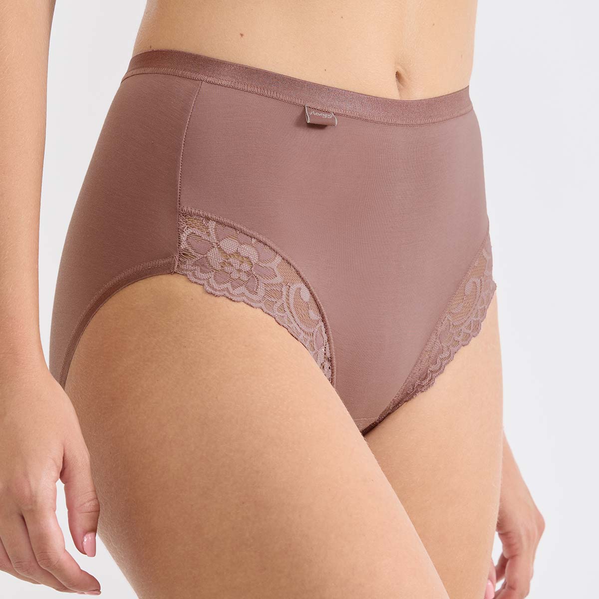 kelnaitės aukštu juosmeniu sloggi