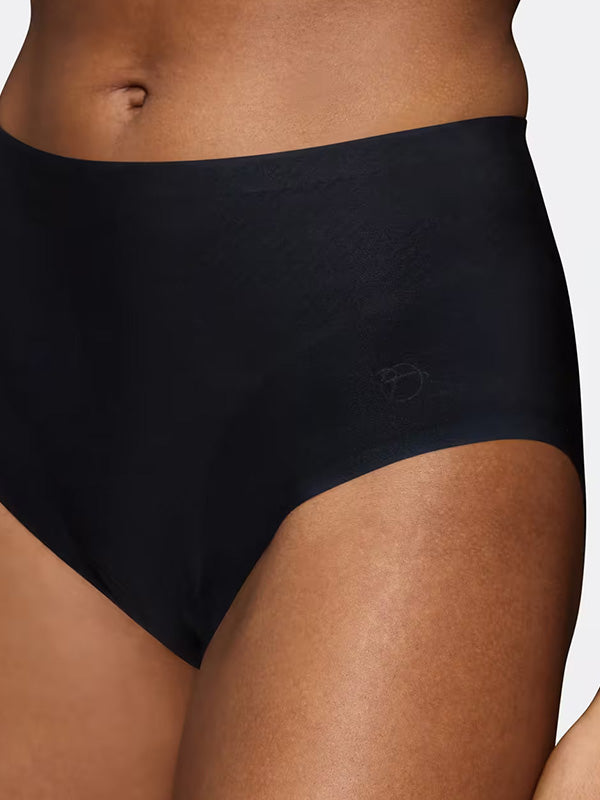 Triumph korrigeerivad kõrge vöökohaga aluspüksid "BMU Illusion Curve Maxi Black"