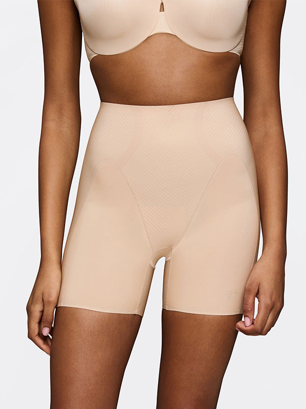 Triumph korrigeerivad kõrge vöökohaga lühikesed püksid "BMU Illusion Curve HW Nude"