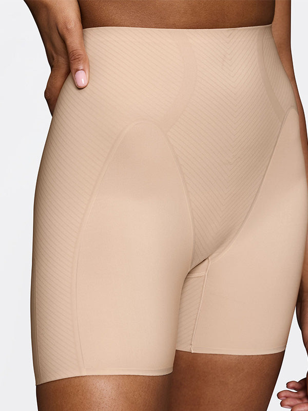 Triumph korrigeerivad kõrge vöökohaga lühikesed püksid "BMU Illusion Curve HW Nude"