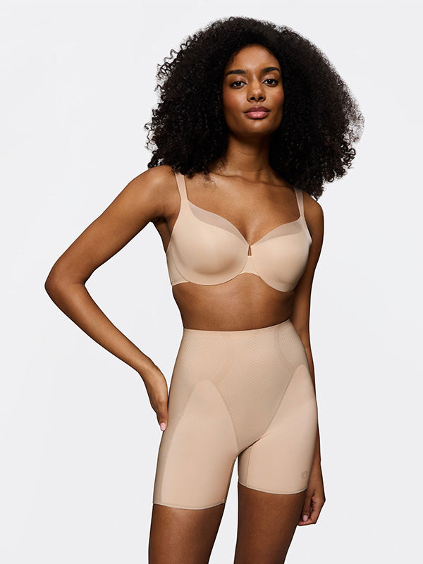 Triumph korrigeerivad kõrge vöökohaga lühikesed püksid "BMU Illusion Curve HW Nude"
