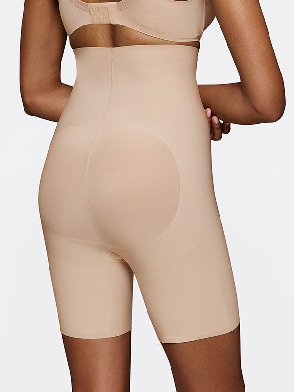 Triumph kõrge vöökohaga lühikesed püksid korrigeerivate omadustega "BMU Illusion Curve Super HW Nude"