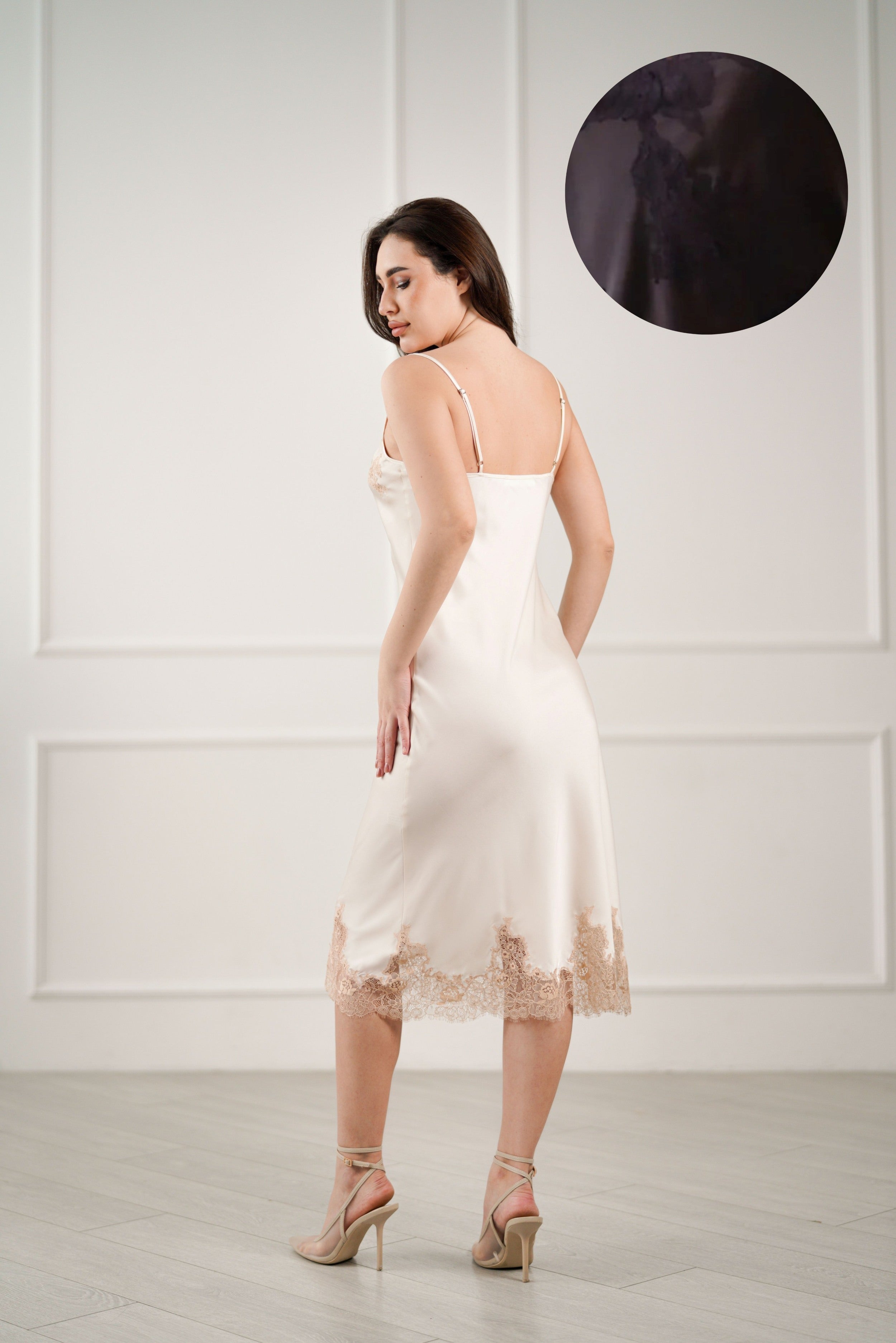 Komilfo pikk siidist pitsiga öösärk "Amber Long Black"