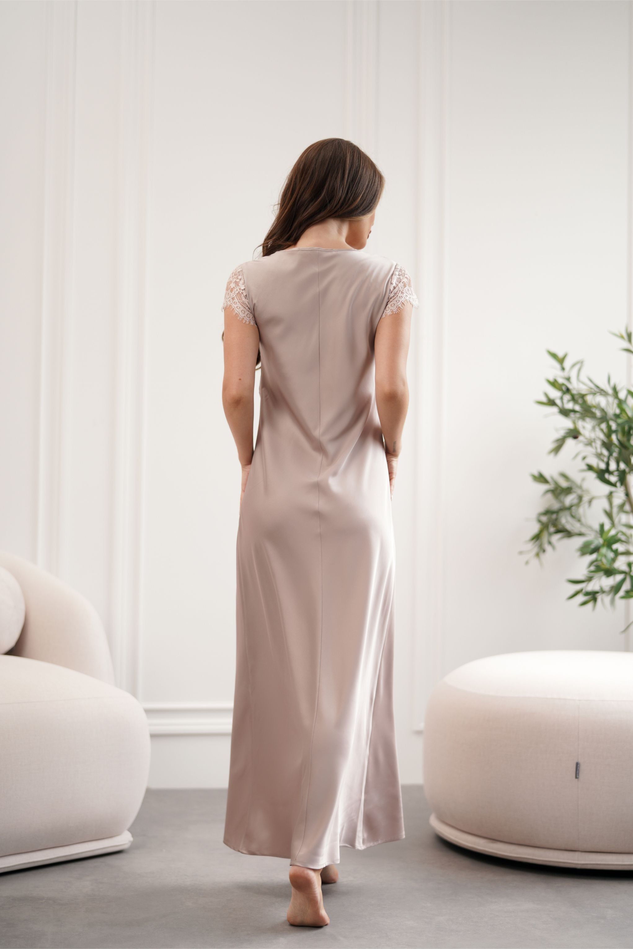 šilkiniai nėriniuoti naktiniai