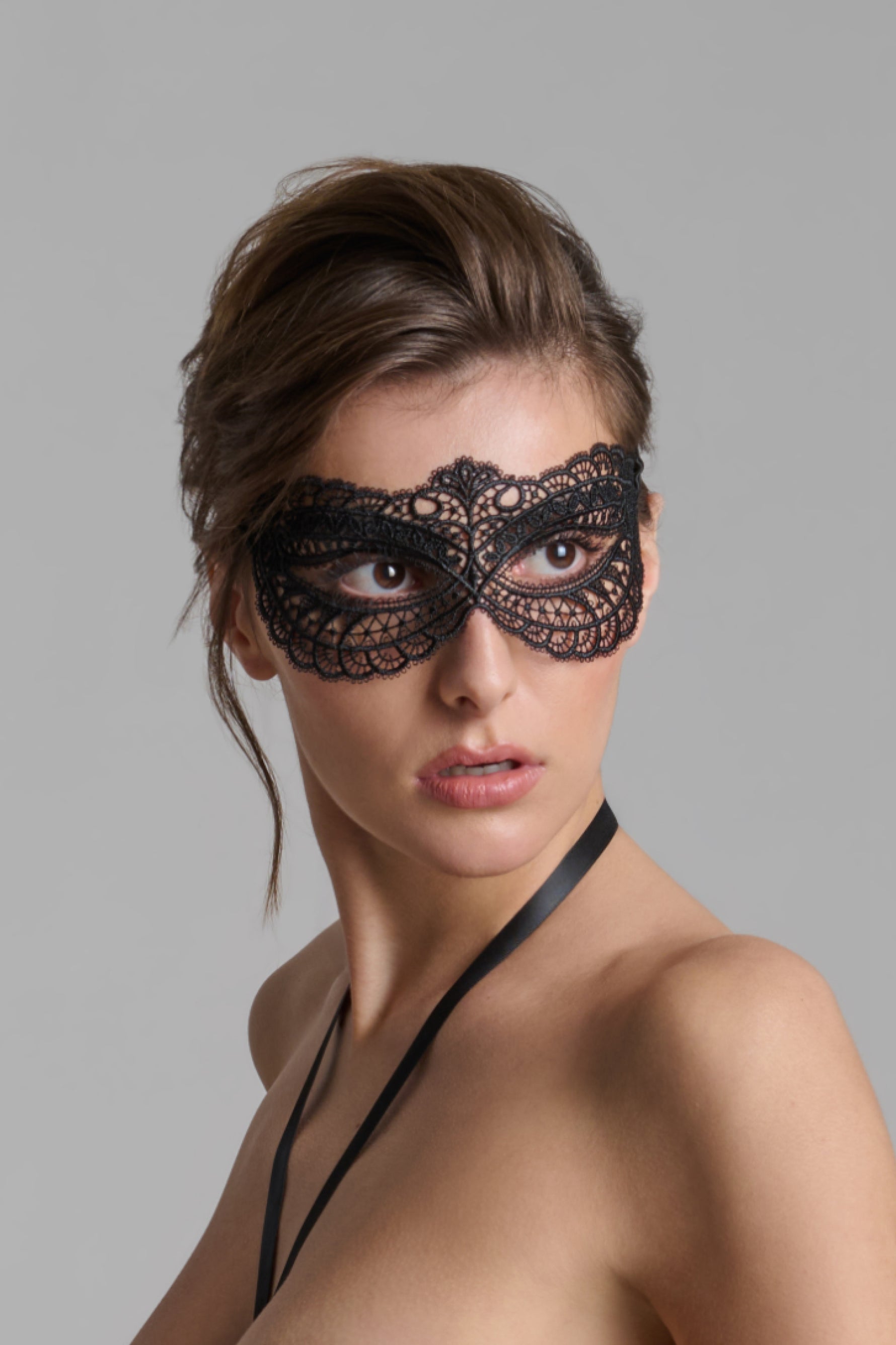 Maison Close Laced Mask Le Ravissant 2 Black
