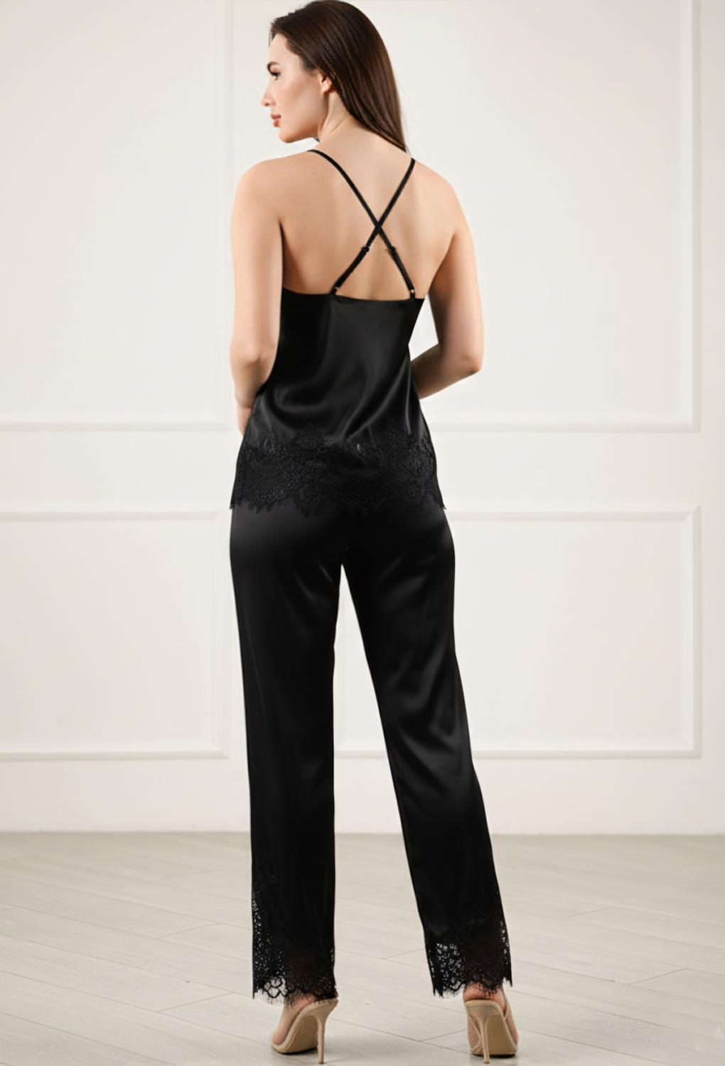 šilkinis pižamos komplektas