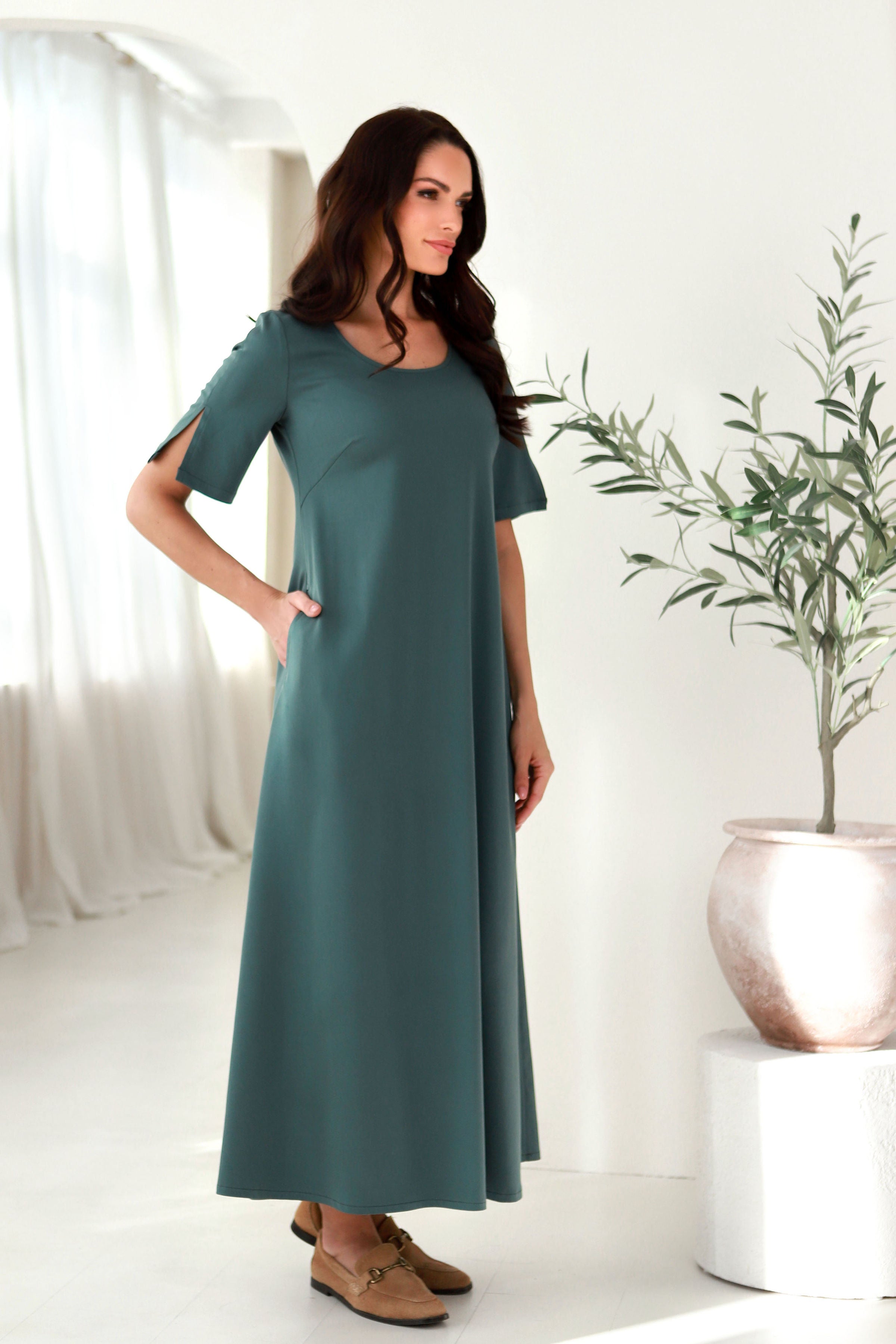 midi suknelė darbui