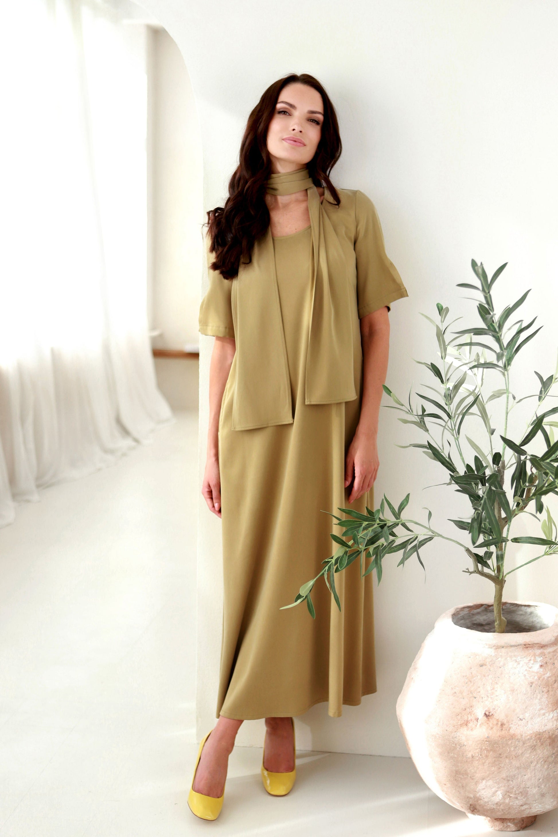 moteriška midi suknelė