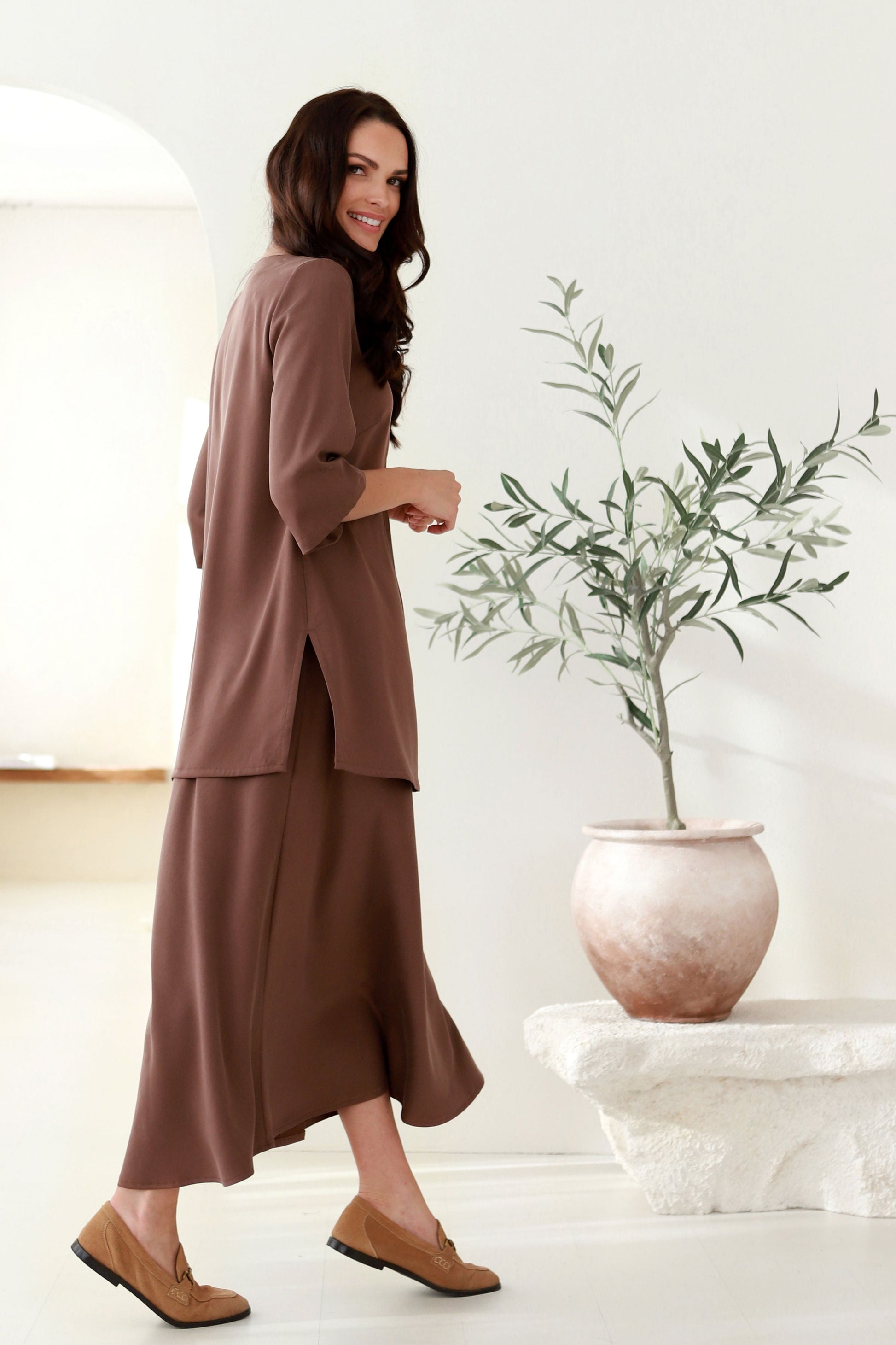 lengvai krintanti tunika