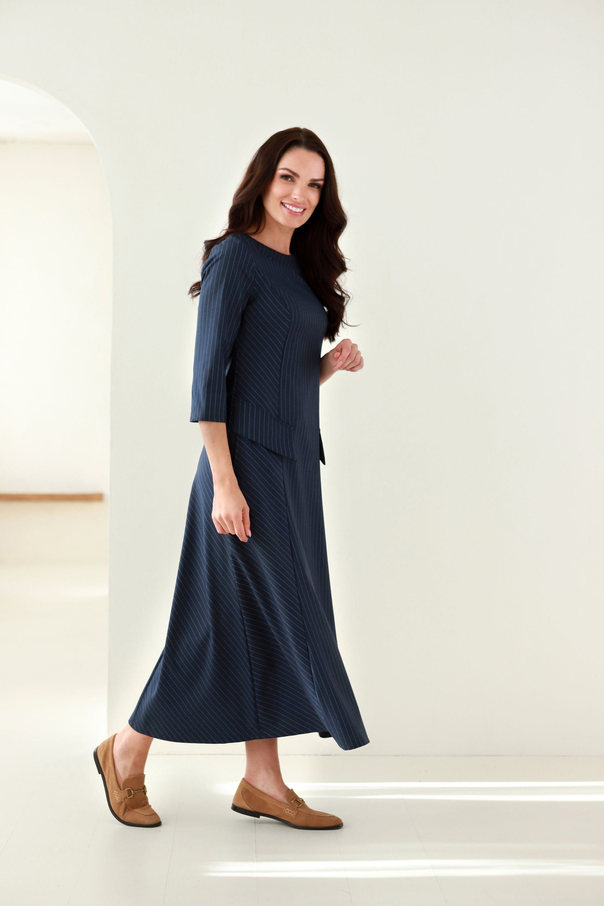 dryžuoto audinio suknelė