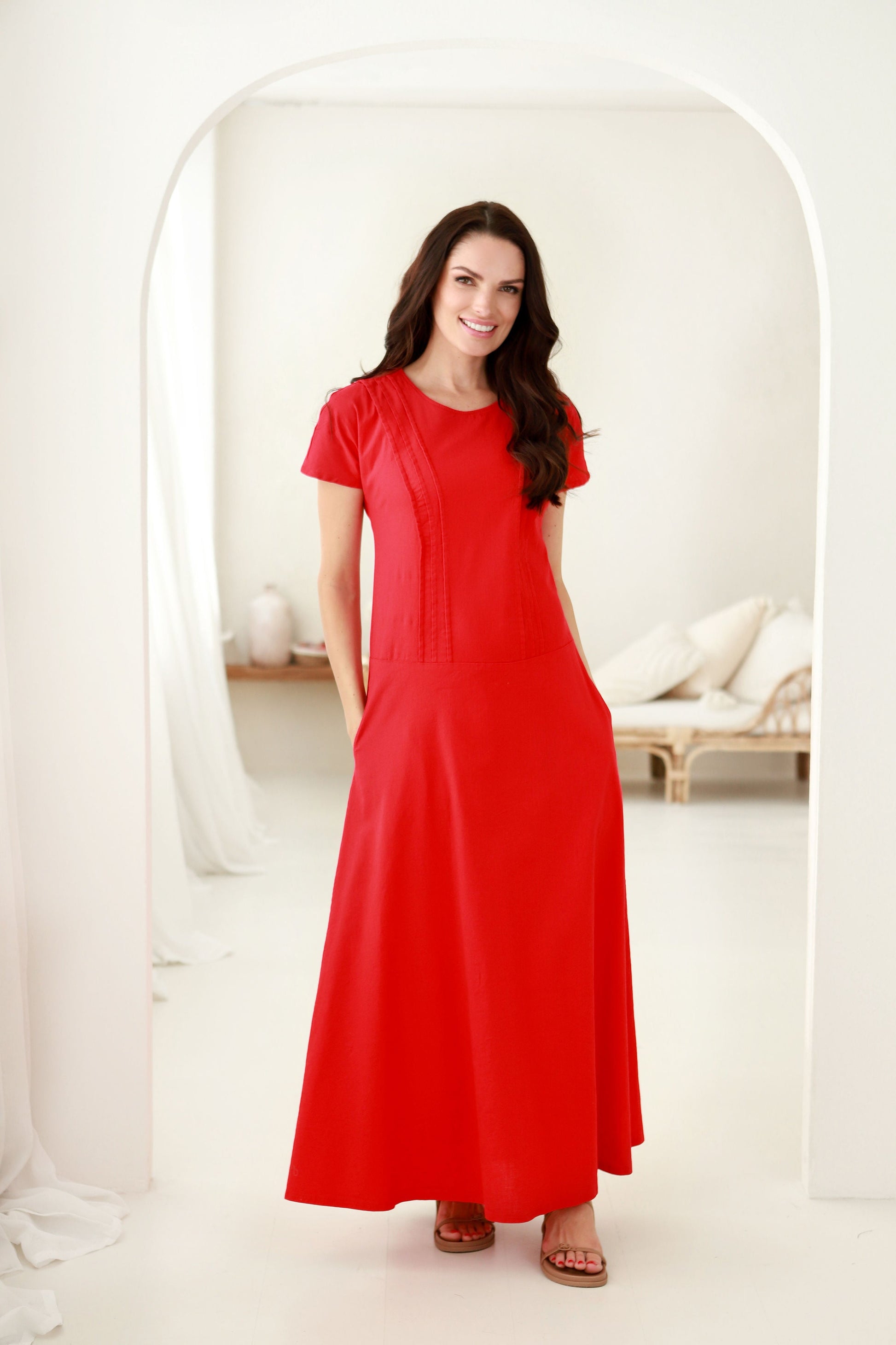 liemenuota lininė suknelė