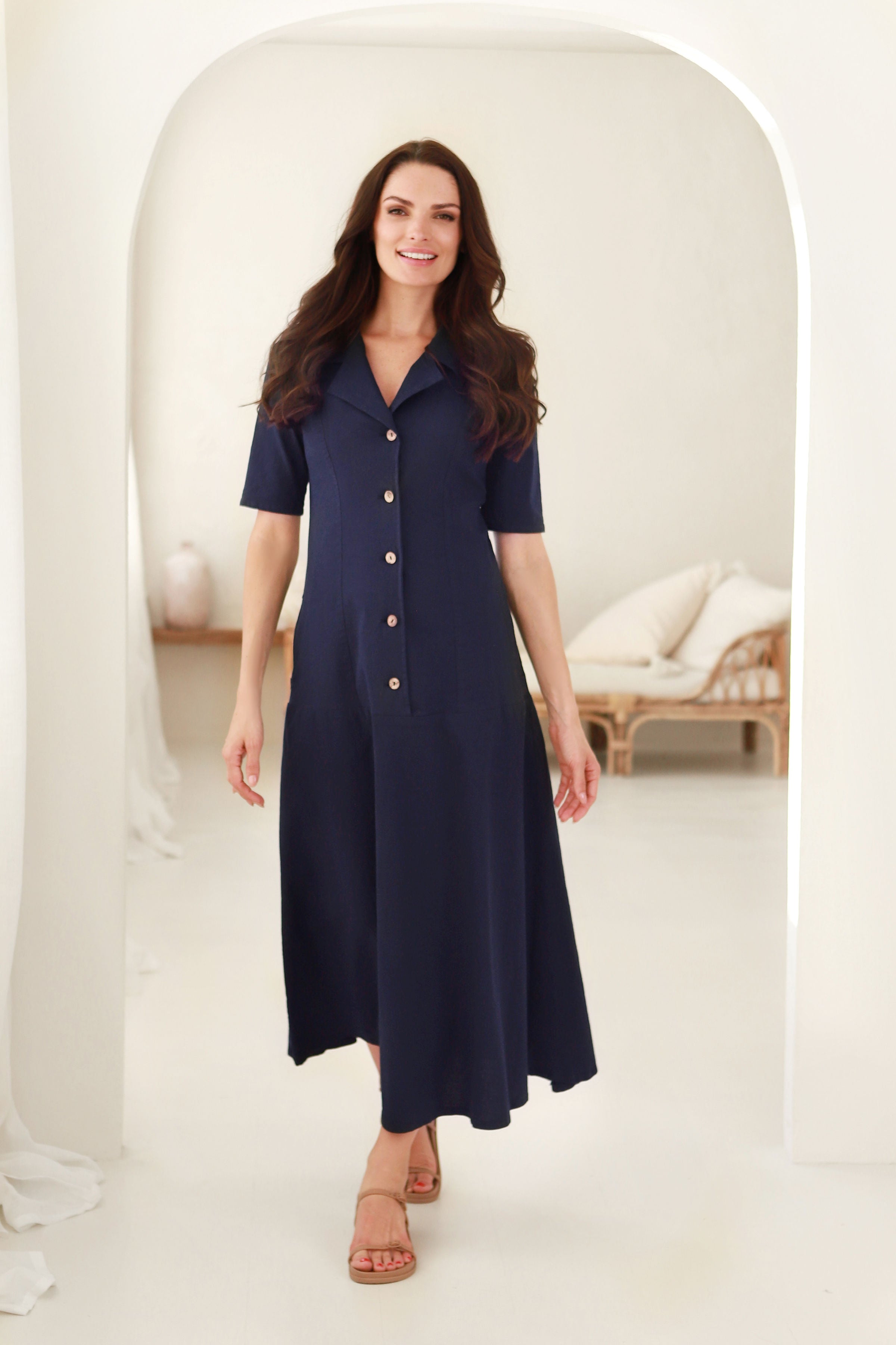 moteriška lininė suknelė