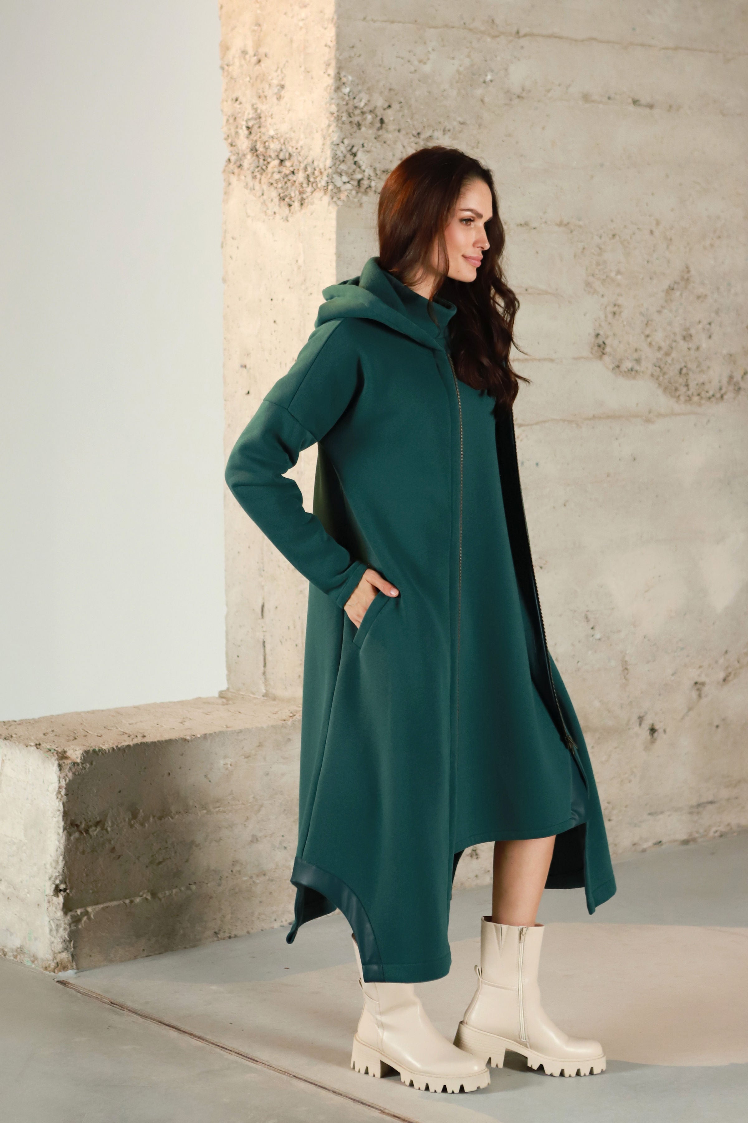Lega pikk kardigan seest pehme voodriga "Aurelia Deep Green"
