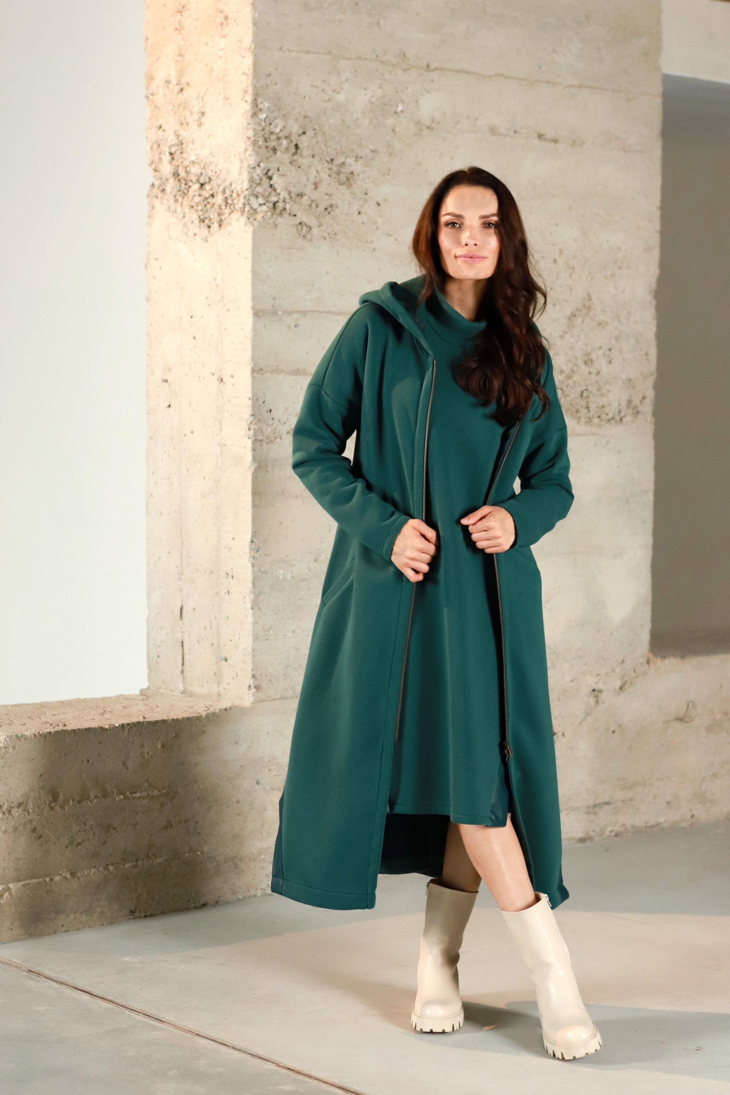 Lega pikk kardigan seest pehme voodriga "Aurelia Deep Green"