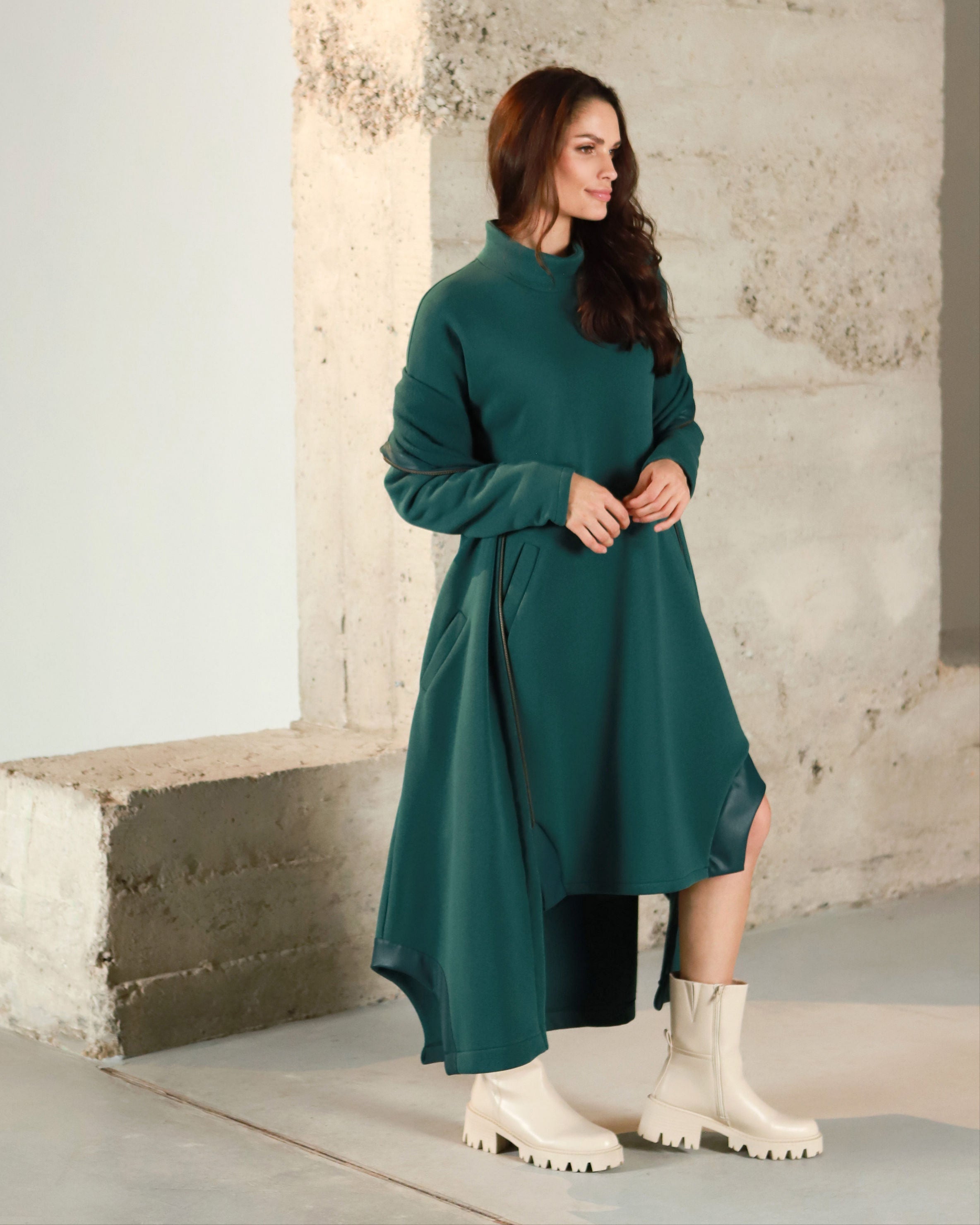 Lega pikk kardigan seest pehme voodriga "Aurelia Deep Green"