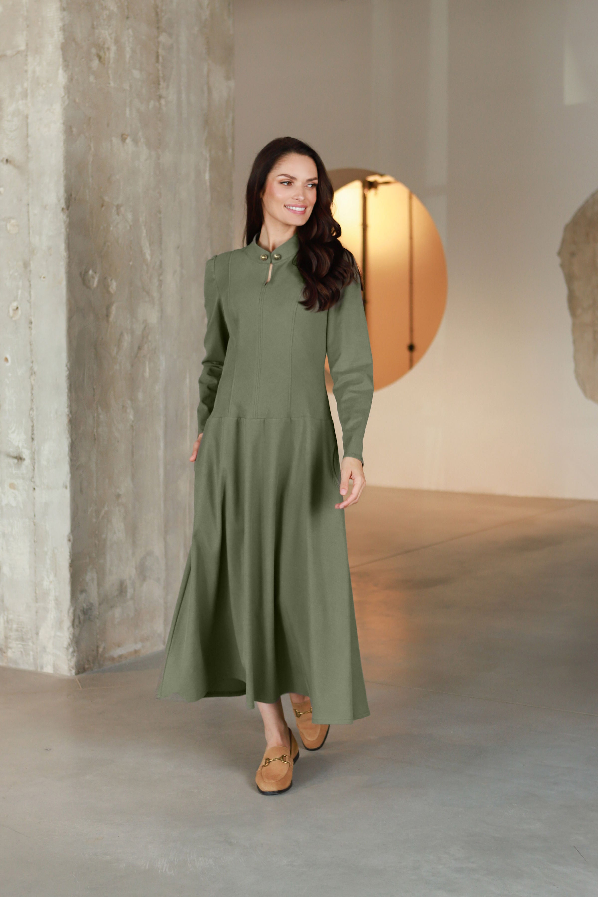 Lega длинное платье А-силуэта "Elara Olive Grey"