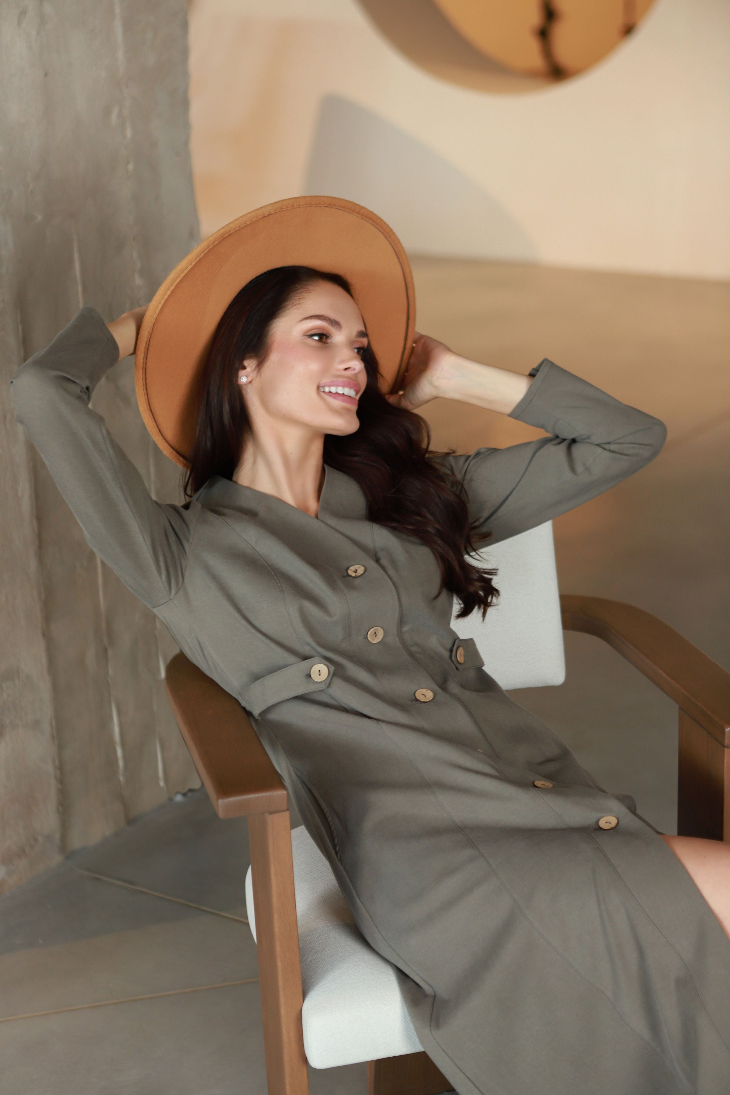 Lega midi kleit nööpidega "Ivana Grey"