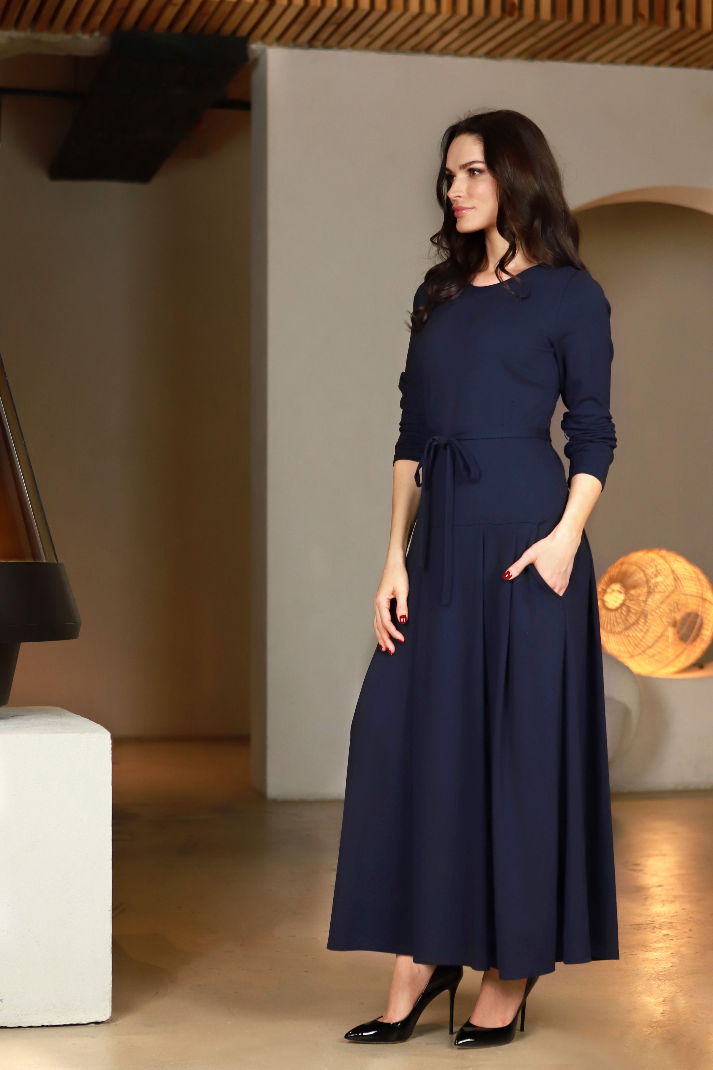 Tamsiai mėlyna Lega suknelė Liza su dirželiu