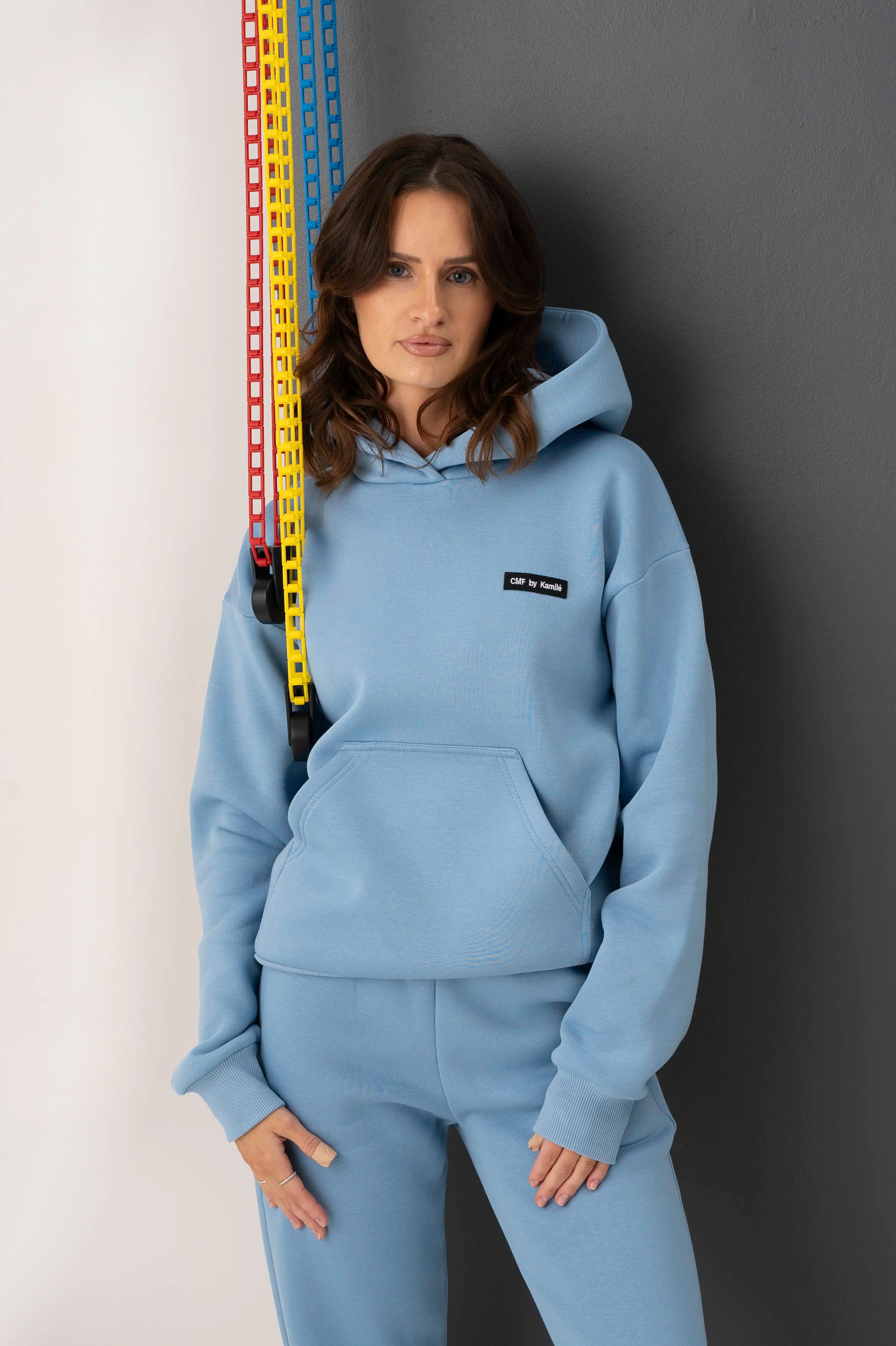 džemperis su gobtuvu