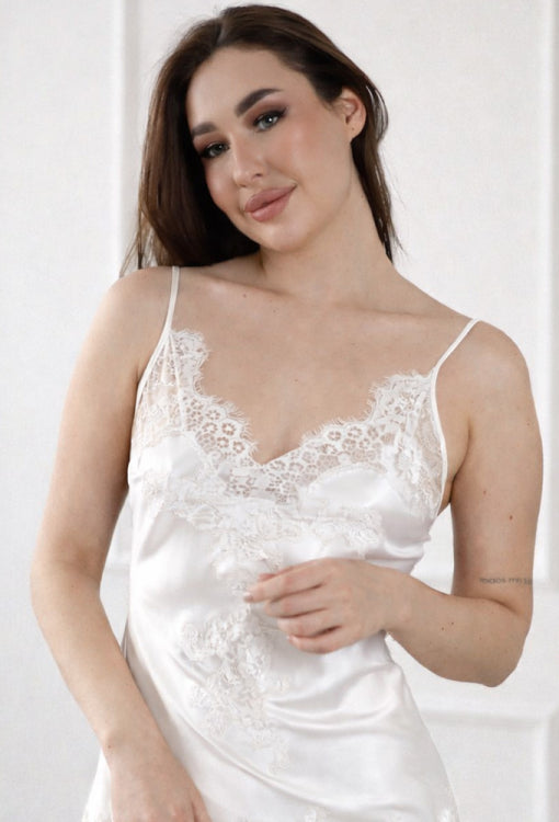 Komilfo siidist pitsiga öösärk "Ruby Champagne White"