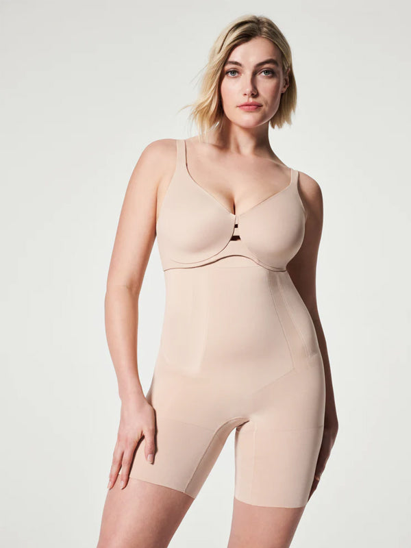 Spanx tugevalt vormivad kõrge vöökohaga lühikesed püksid 