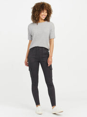 Spanx koreguojančios kelnės "Stretch Twill Ankle Cargo Black"