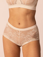 Wacoal nėriniuotos kelnaitės šortukai "Sensu Lace Champagne"