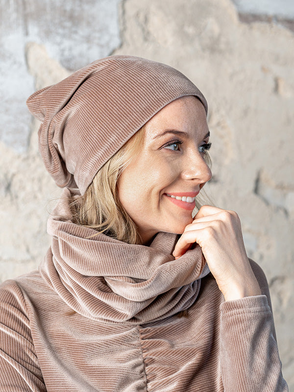 Lega veliūrinė kepurė "Rena Cappuccino Velour"