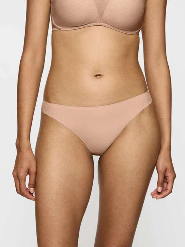 Triumph besiūlės kelnaitės stringai "Smart Invisible Nude"