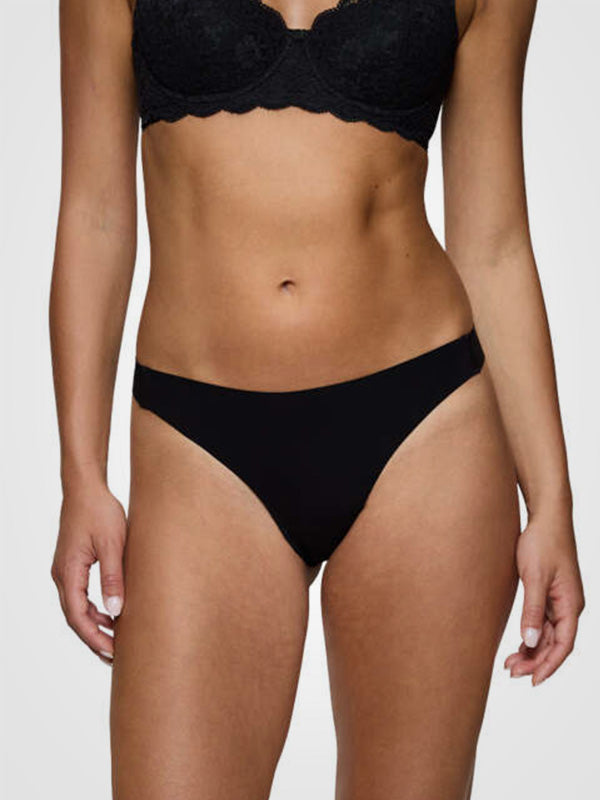 Triumph besiūlės kelnaitės stringai "Smart Invisible Black"