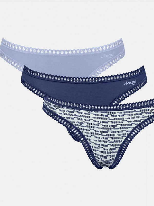 Sloggi 3 medvilninių kelnaičių stringų komplektas "Go Crush White - Blue - Dark Blue"