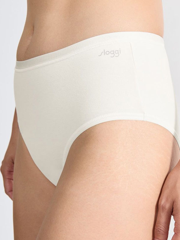 Sloggi 3 organinės medvilnės kelnaičių komplektas "Go Daily Silk White"
