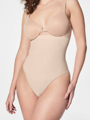 Spanx koreguojančios aukšto juosmens kelnaitės stringai "Seamless Power Nude"