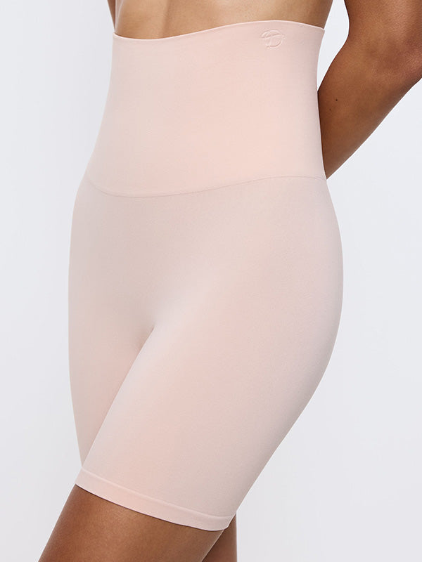 Triumph koreguojantys aukšto juosmens šortukai "Soft Sculpt L Nude"