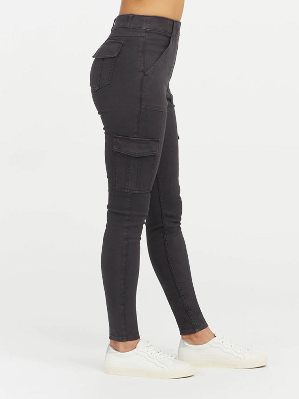 Spanx koreguojančios kelnės "Stretch Twill Ankle Cargo Black"
