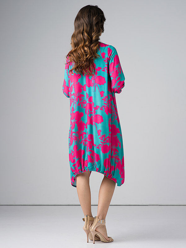 Lega laisvo kirpimo asimetrinė suknelė "Silvia Green - Fuchsia Flower Print"