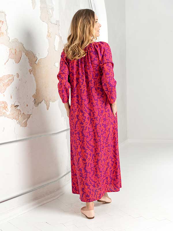 Lega ilga viskozinė suknelė "Panchita Magenta - Orange Flower Print"