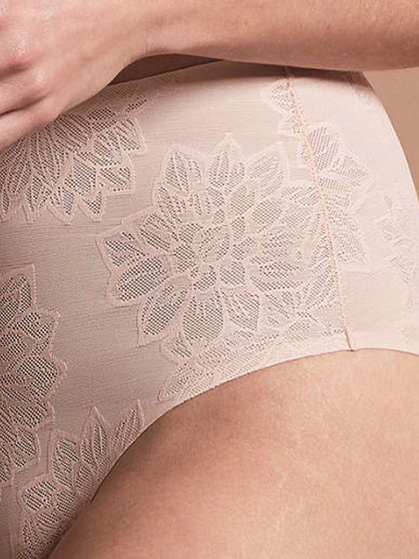 Triumph nėriniuotos aukšto juosmens kelnaitės "Fit Smart Maxi EX Cream"