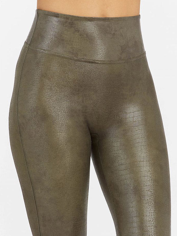 Spanx koreguojantys dirbtinės odos leginsai "Faux Leather Croc Shine Dark Olive"