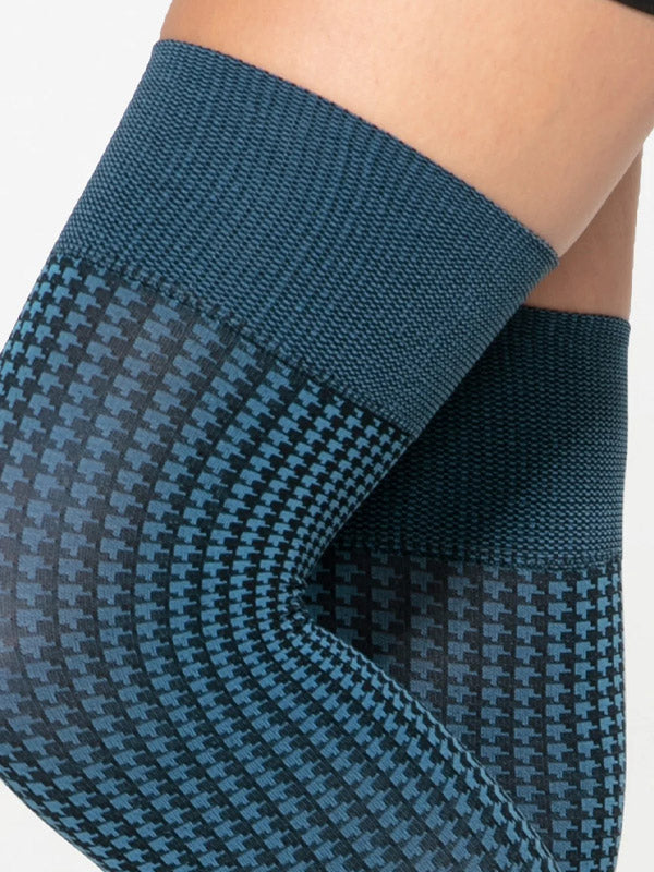 Gatta neperregimos raštuotos kojinės virš kelių "Sassimi 02 50 Den Midnight Blue - Black"