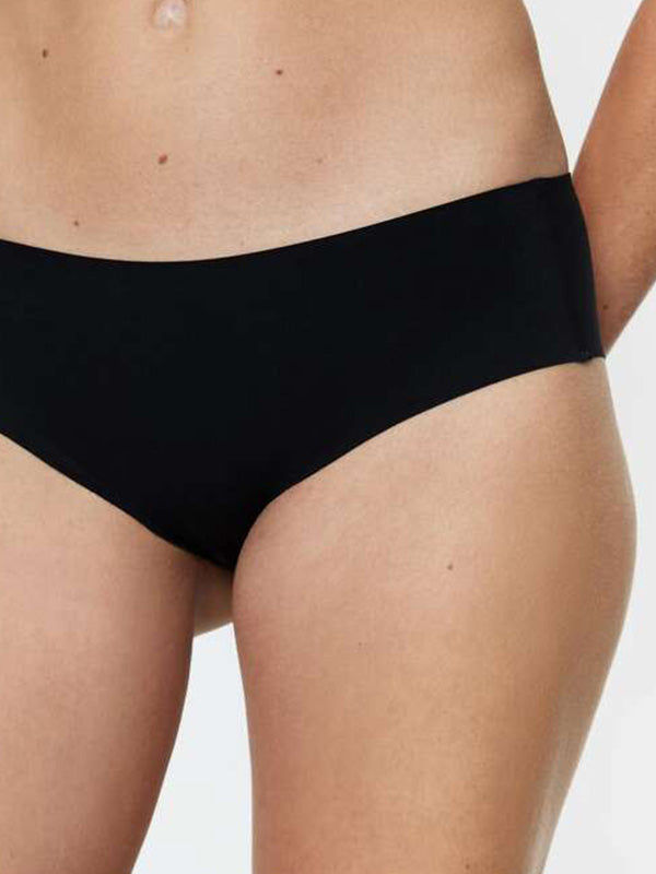 Triumph lazeriu kirptos hipster kelnaitės "Smart Invisible Black"