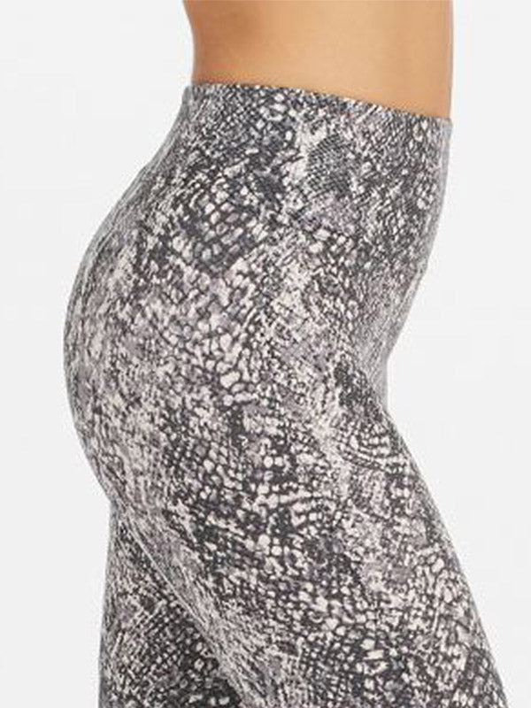 Spanx koreguojantys dirbtinės odos leginsai "Faux Leather Snake Shine Grey Snake"