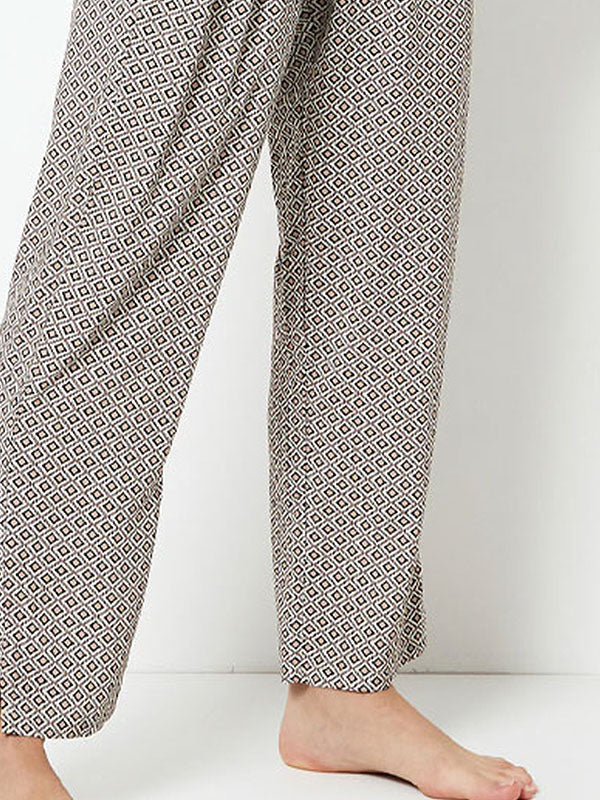 Aruelle viskozinė pižama su ilgomis kelnėmis "Jamila Long White - Beige - Black Ornament Print"